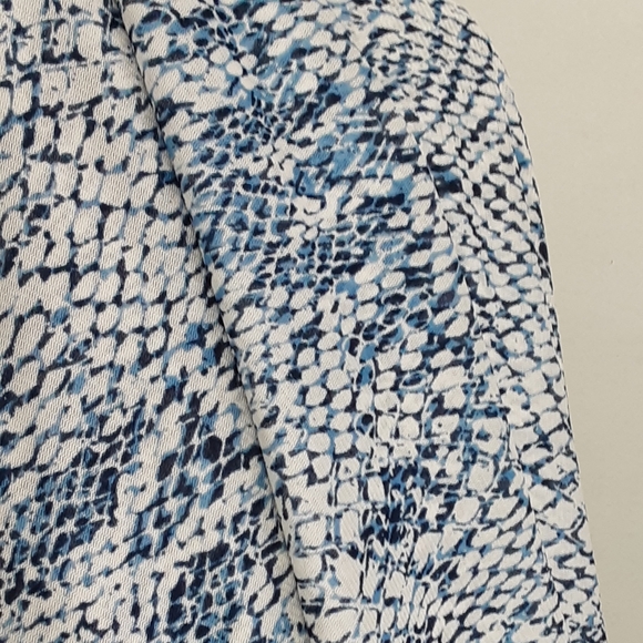 Blue White Animal Print 100% Polyester Soft Silky Fabric 5.4 Yards - Picture 3 of 4